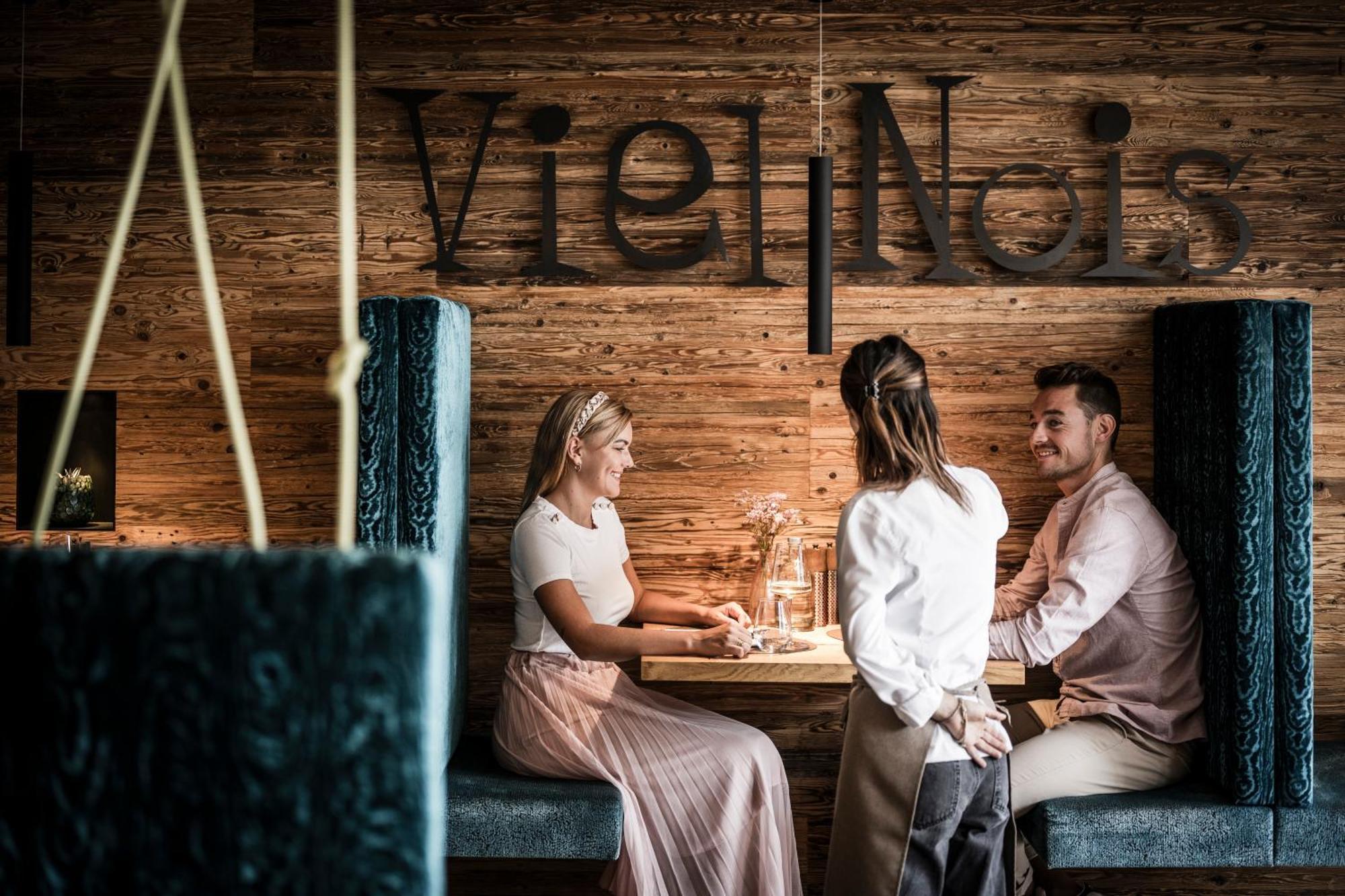 Viel Nois Guest House Funes  Εξωτερικό φωτογραφία